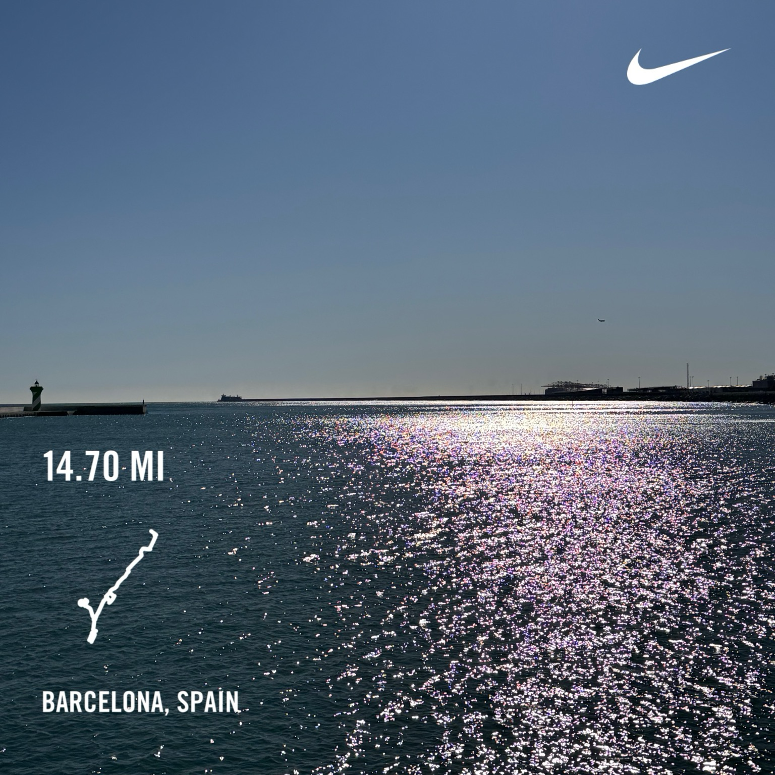 14.7 miles run and sunny sea views from the Rompeolas behind the W Hotel Barcelona