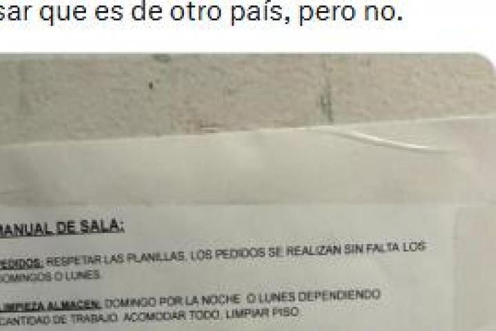 El cartel visto en un local en Málaga y compartido por Soy Camarero. (Soy Camarero)