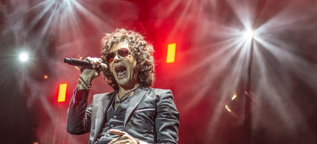 BARCELONA, ESPAÑA - 12 de julio: Enrique Bunbury actúa en el escenario del Festival de Cruilla 2018, celebrado en el Forum de Barcelona, ​​España. (Foto de Robert Marquardt/Redferns) / Robert Marquardt