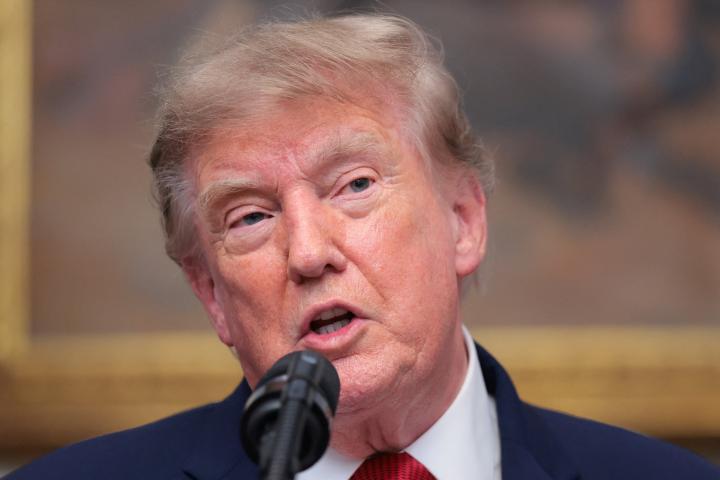El presidente de EEUU, Donald Trump, pronuncia un discurso ante ejecutivos de criptomonedas en el Salón Roosevelt de la Casa Blanca, el 19 de agosto de 2026. (Kylie Cooper / Reuters)