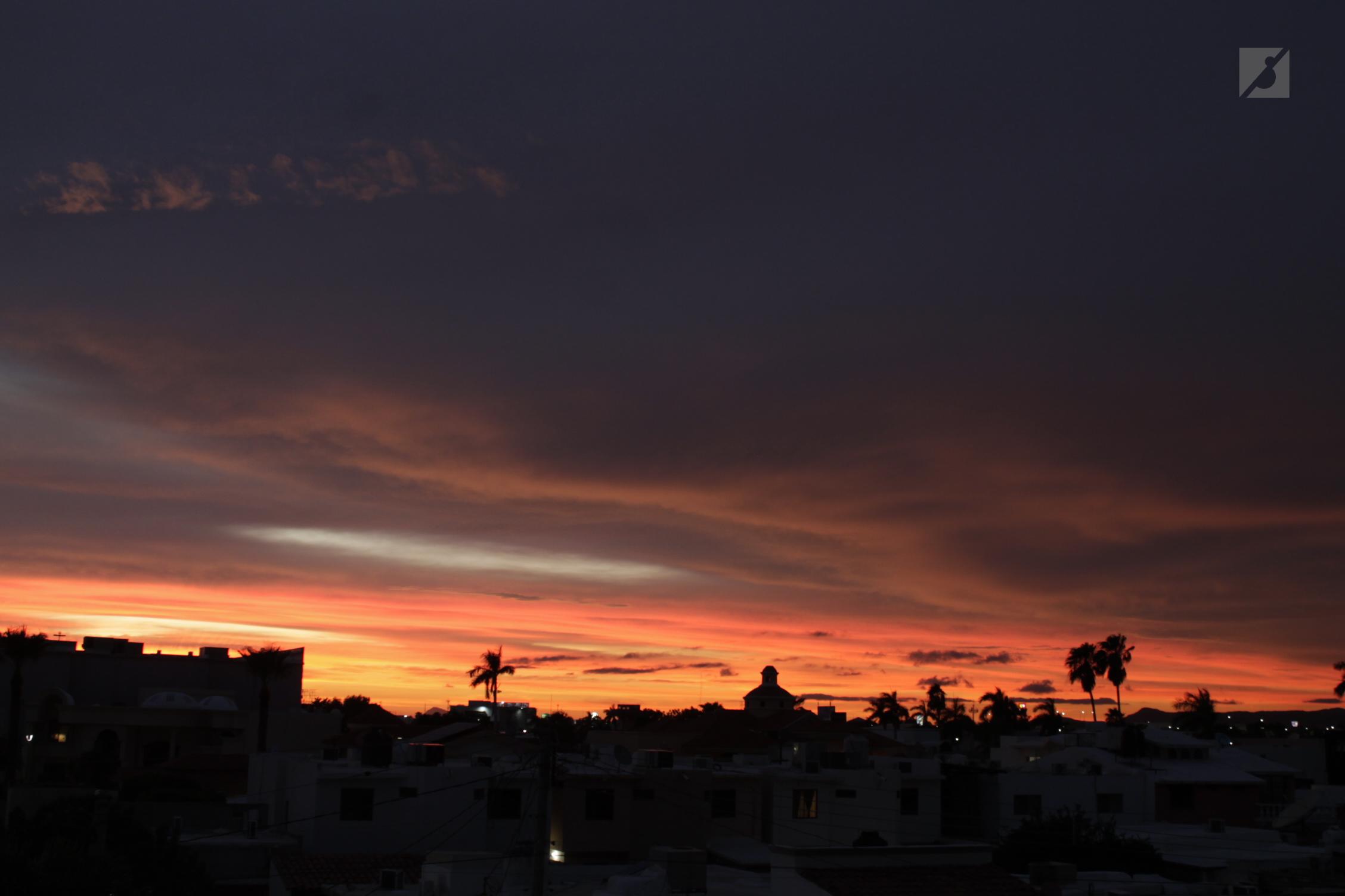 Afternoon in the city of Hermosillo, with colors ranging from Black, to red, orange gray, purple yellow and gree.