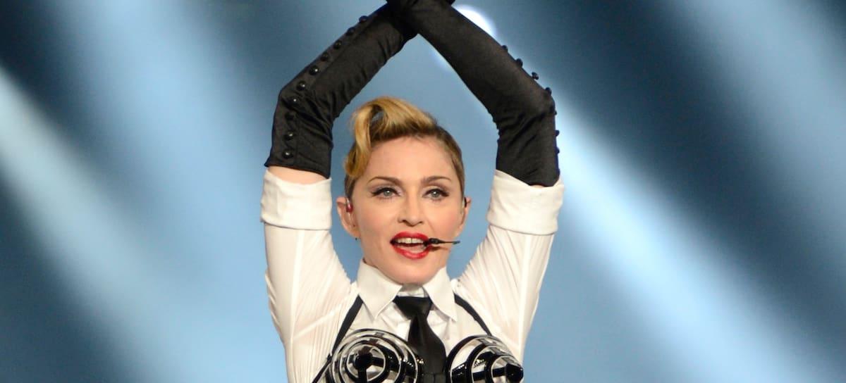 TEL AVIV, ISRAEL - 31 DE MAYO: Madonna actúa en el escenario durante su gira "MDNA" en el estadio Ramat Gan el 31 de mayo de 2012 en Tel Aviv, Israel. (Foto de Kevin Mazur/WireImage) / Kevin Mazur