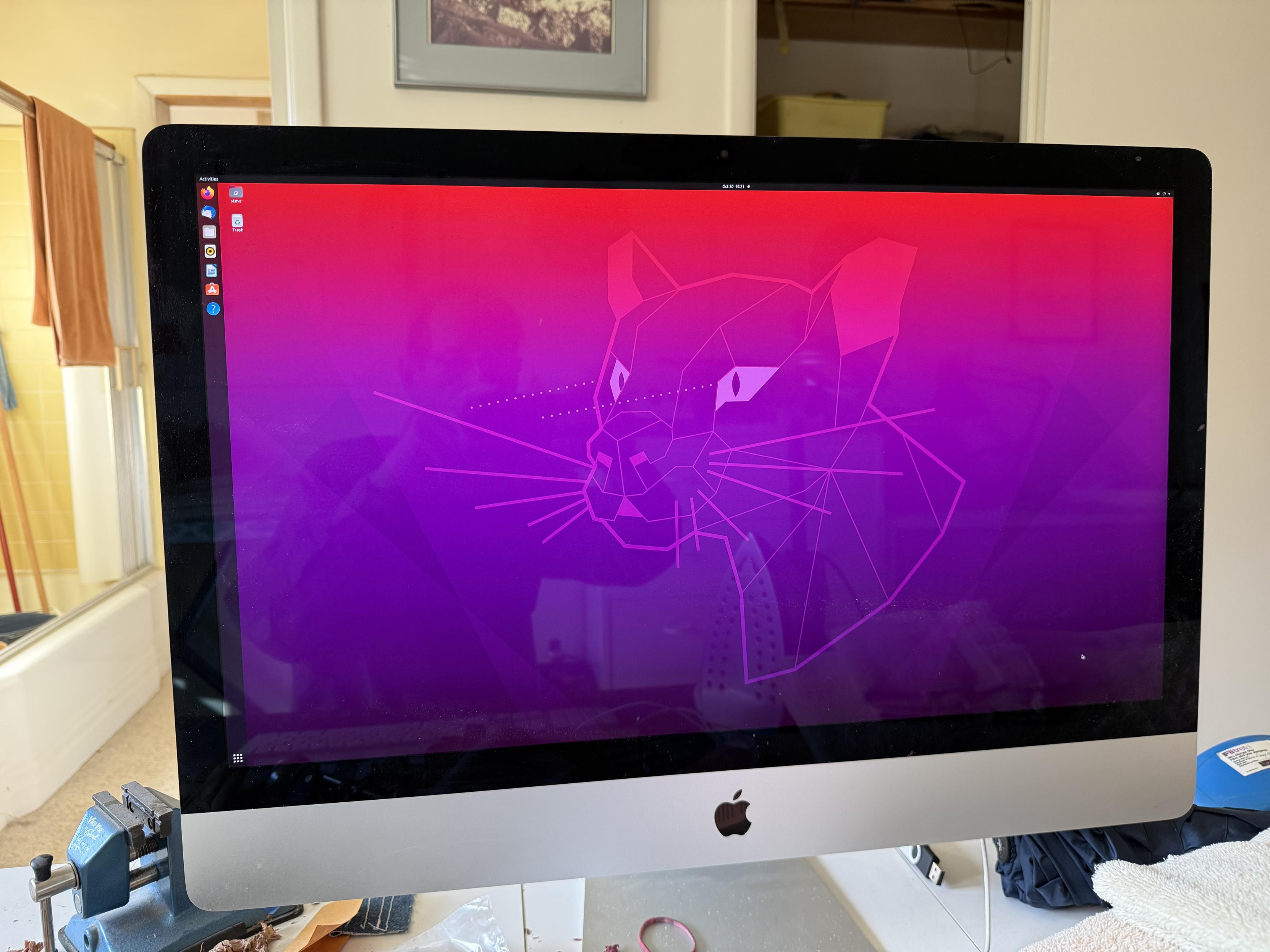 2015 Intel iMac running Ubuntu.