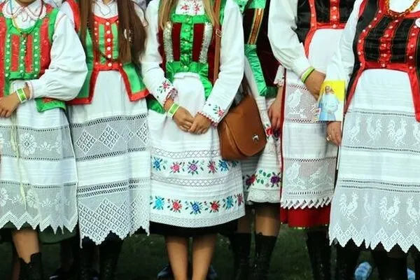 Kurpiowskie pieśni, muzyka i wycinanki. Wyjątkowe widowisko w Ostrołęce