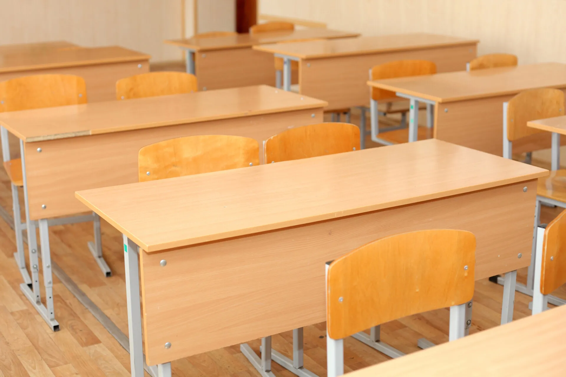 8 października w ostrołęckich szkołach - w wielu klasach pustki