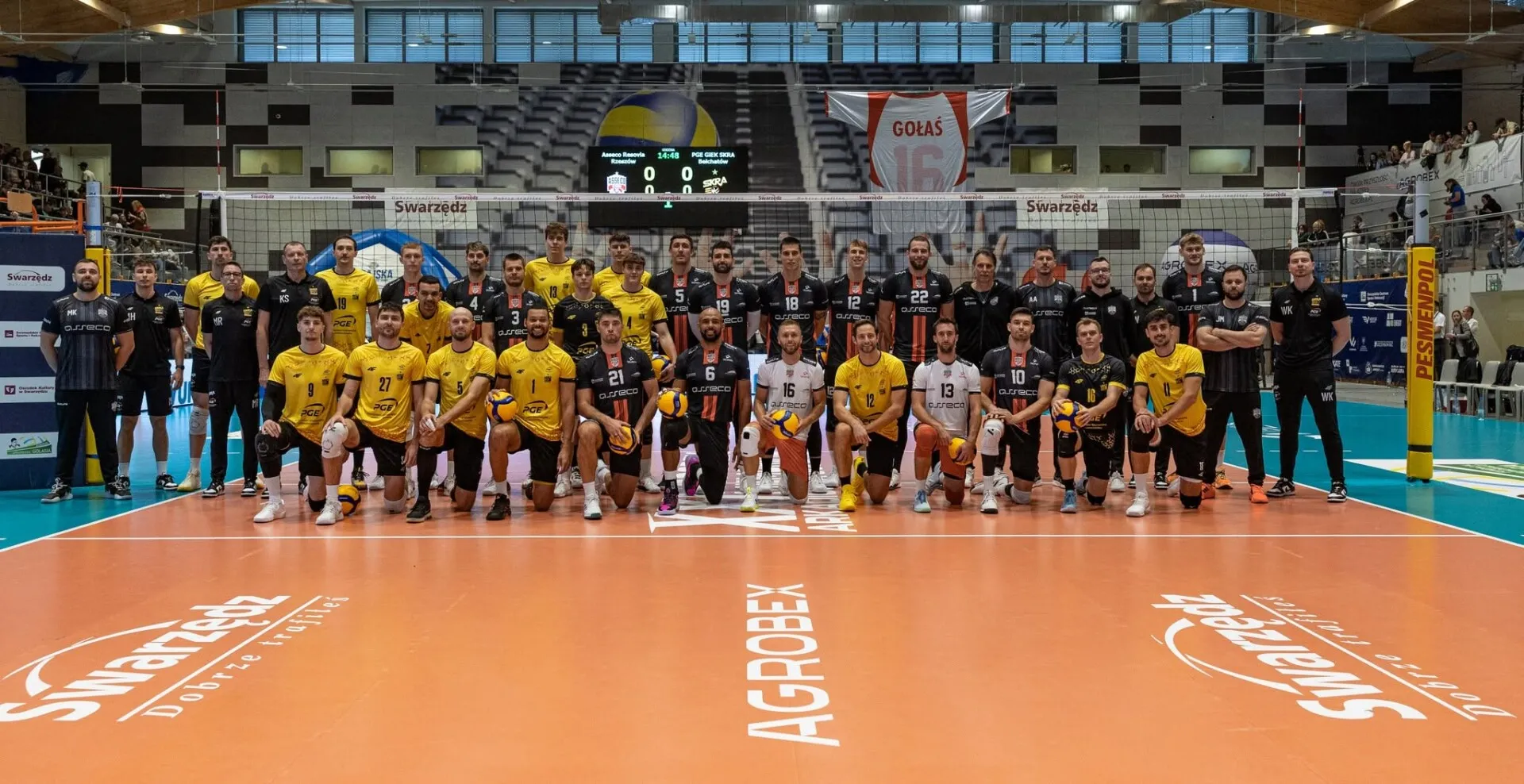 Siatkarskie gwiazdy uczciły pamięć Arkadiusza Gołasia. Grzegorz Łomacz zagrał w finale
