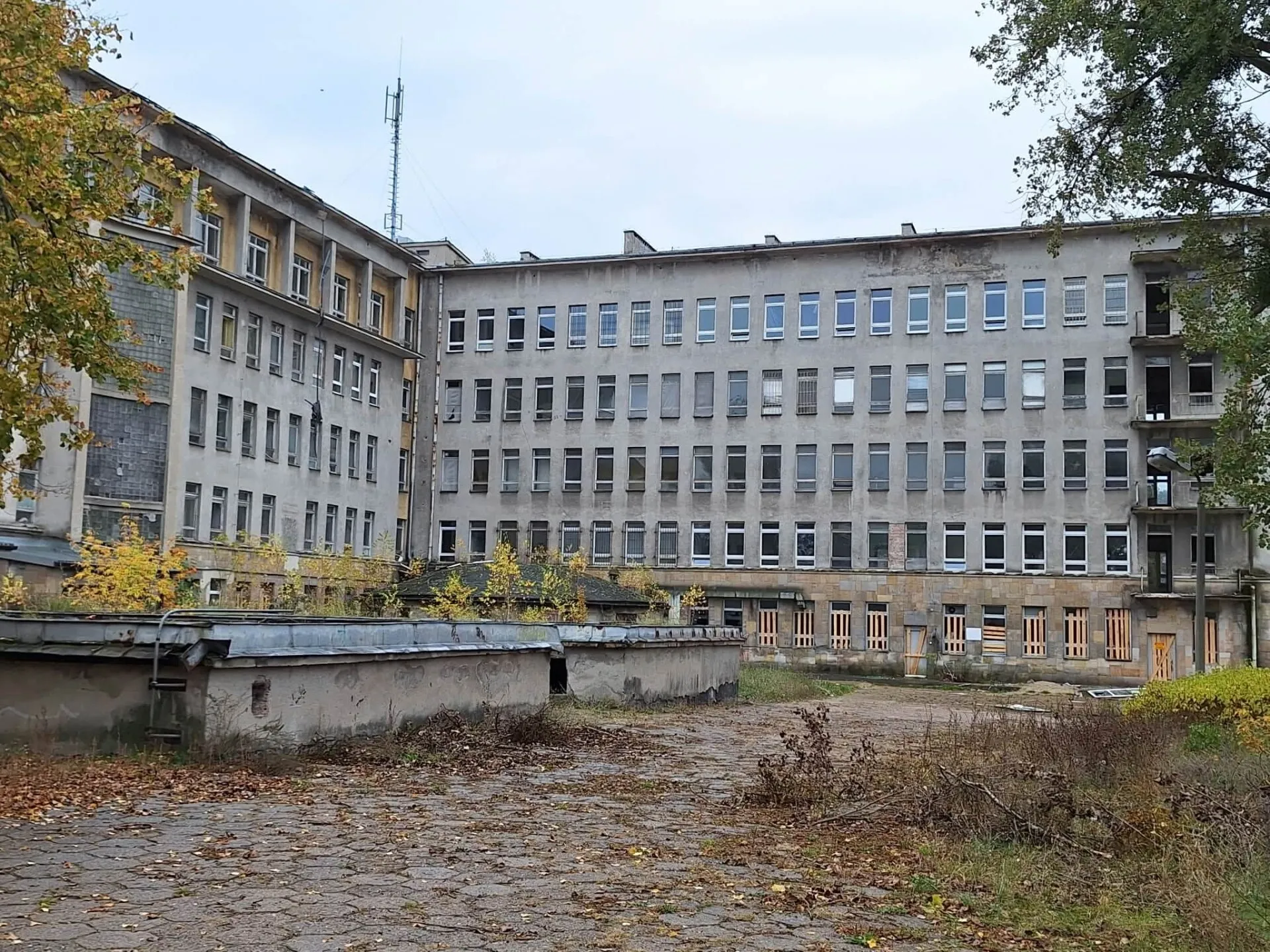 Co dzieje się na terenie starego szpitala przy Sienkiewicza?