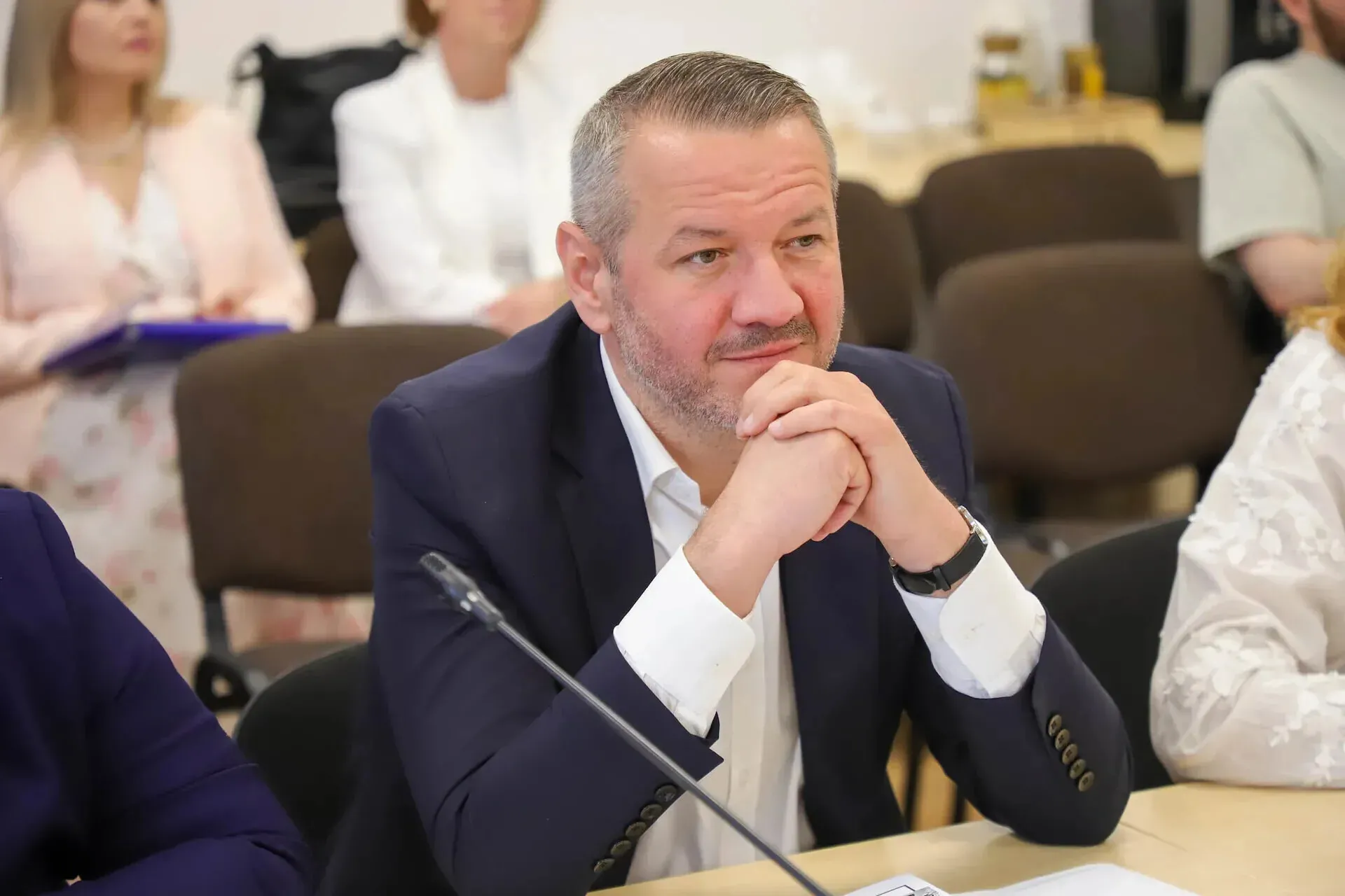 Radny chce bezpiecznych przejść, chodnika i placu zabaw. Co na to prezydent?