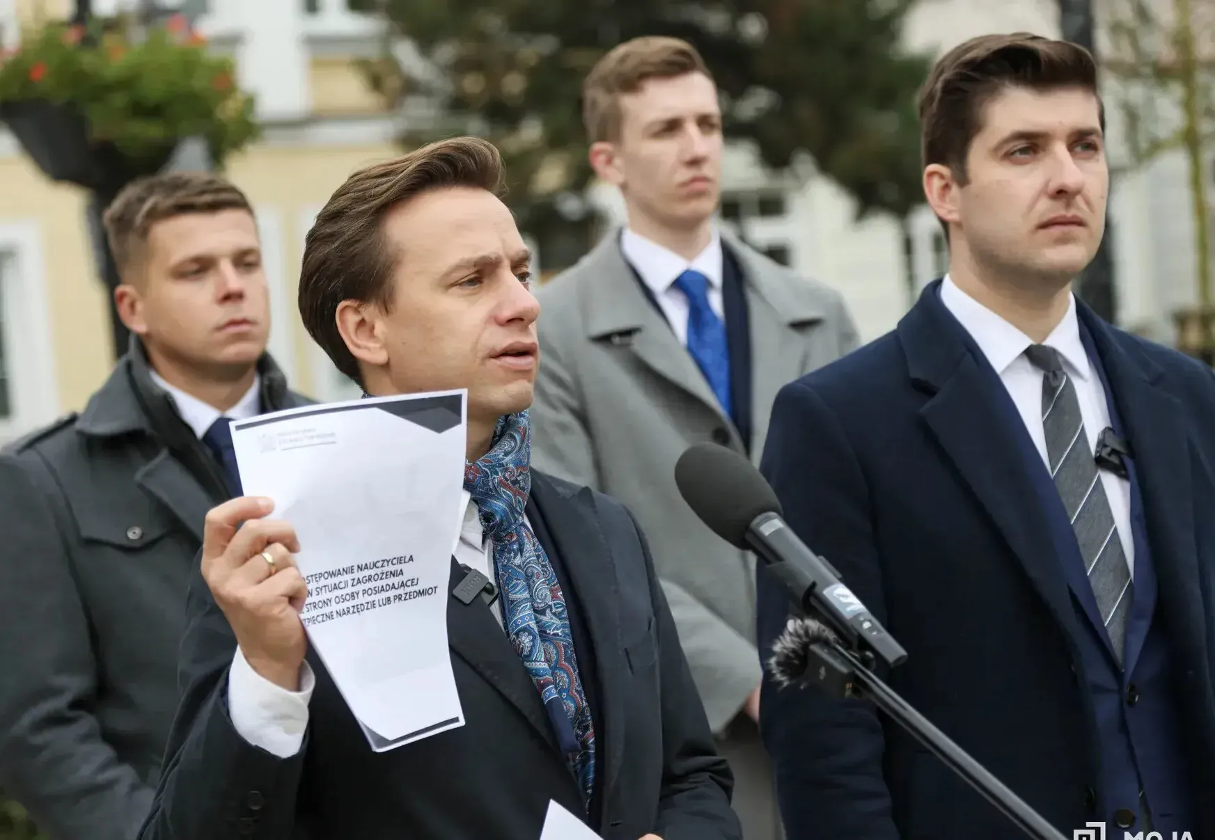 Krzysztof Bosak w Ostrołęce: Już w zeszłym roku ABW ostrzegała o zagrożeniach atakami w szkołach! (zdjęcia, wideo)