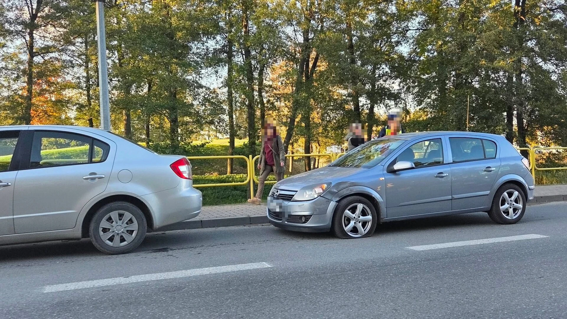 Kraksa z udziałem dwóch aut przy Fortach Bema (zdjęcia)
