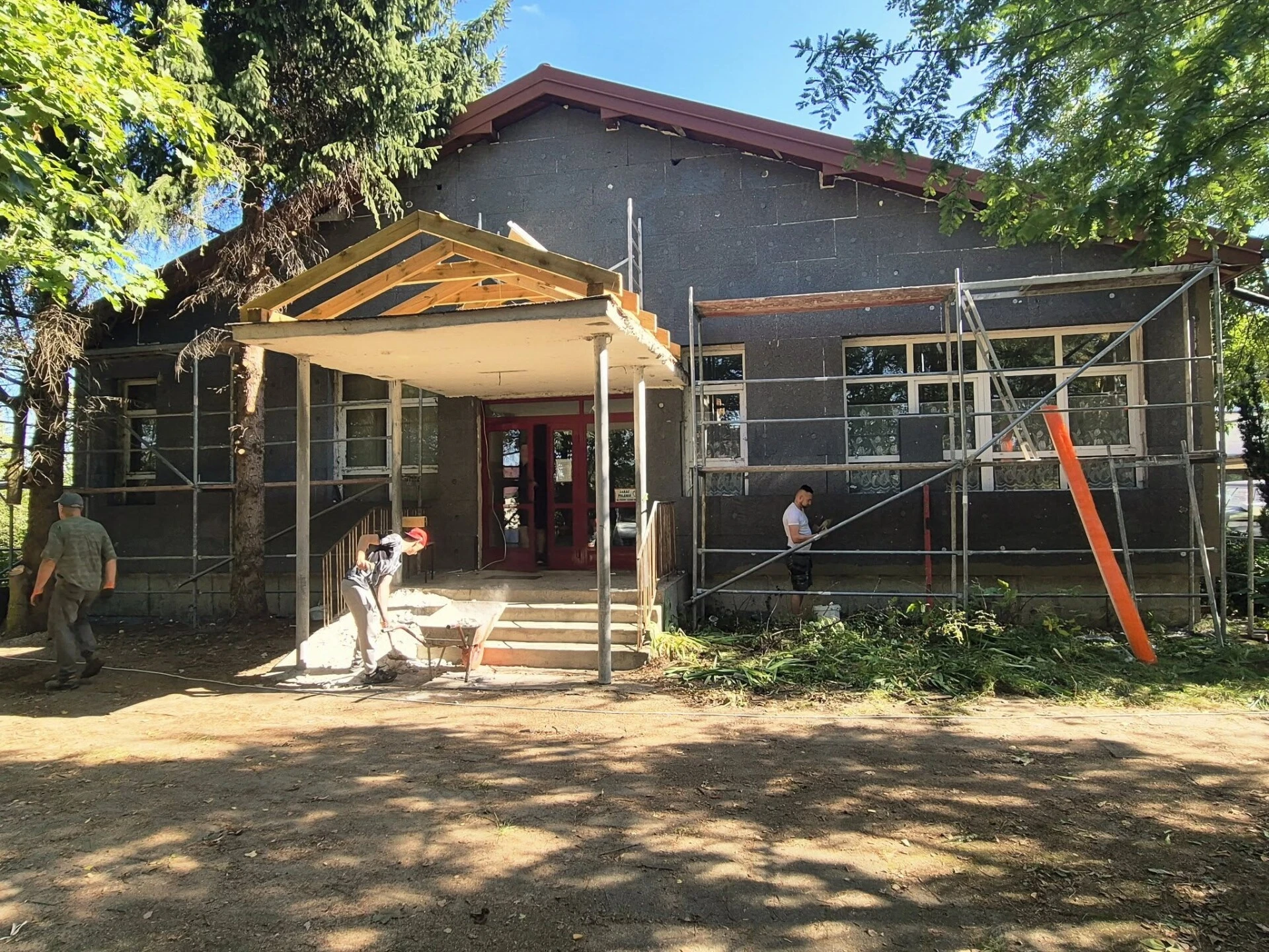 Cieplej i taniej w utrzymaniu. Gmina Czerwin modernizuje pięć budynków
