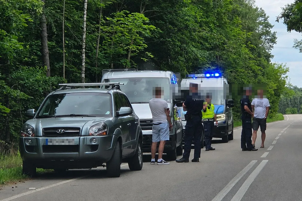 Uciekając przed ciężarówką, uderzył w dostawczego Volkswagena