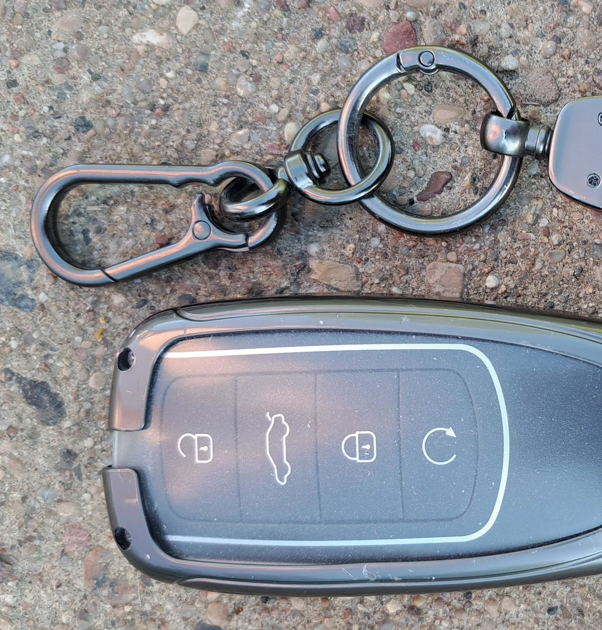 Czy to kluczyki od Porsche? Kto je zgubił?