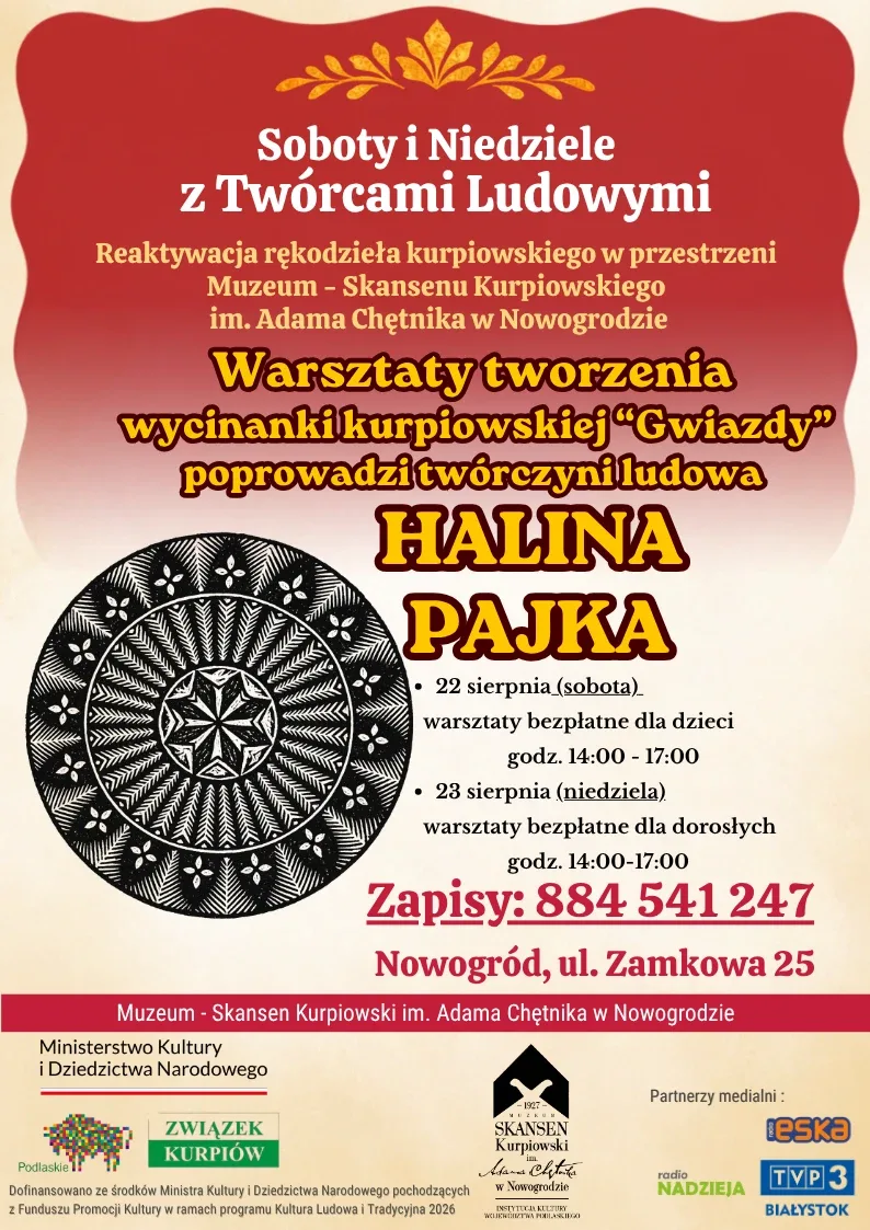 Warsztaty wycinanki kurpiowskiej w Skansenie Kurpiowskim w Nowogrodzie z Haliną Pajką