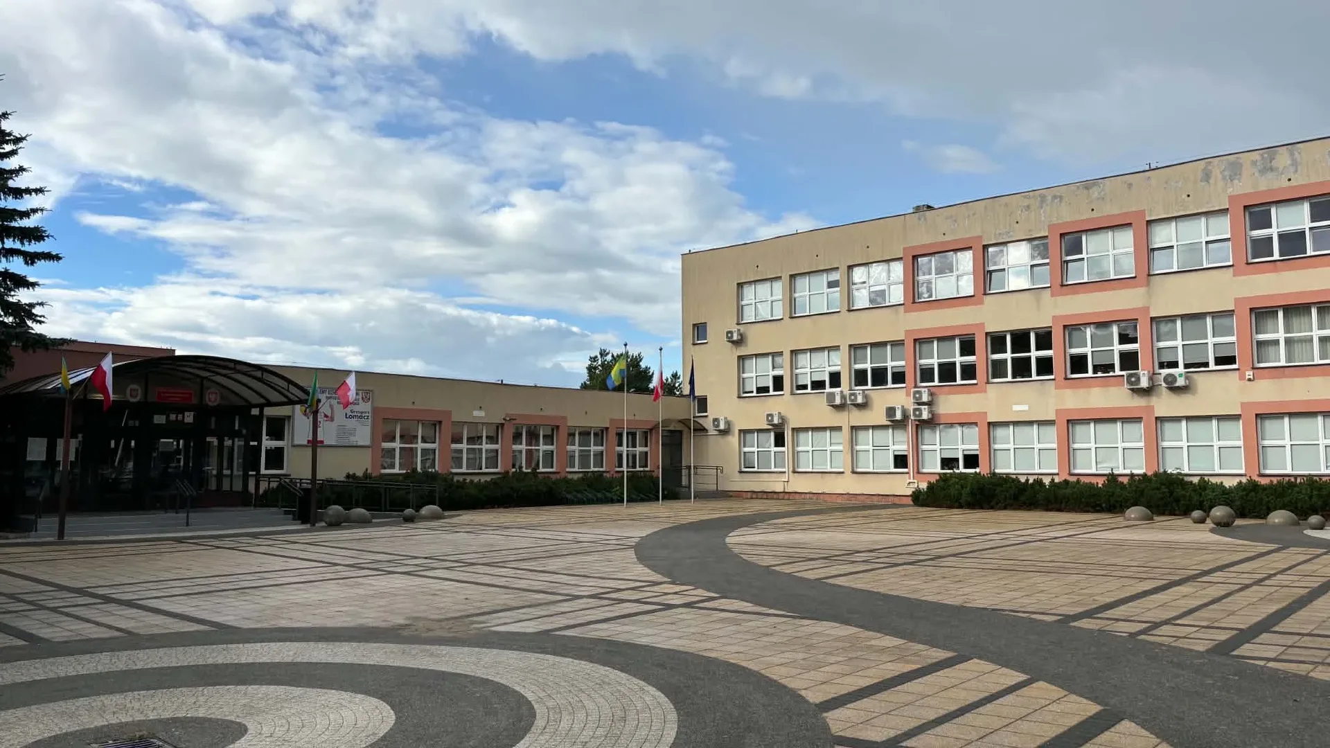 „Czy ktoś tu w ogóle myśli o dzieciach?!” - kontrowersje wokół planu lekcji w SP nr 5 w Ostrołęce