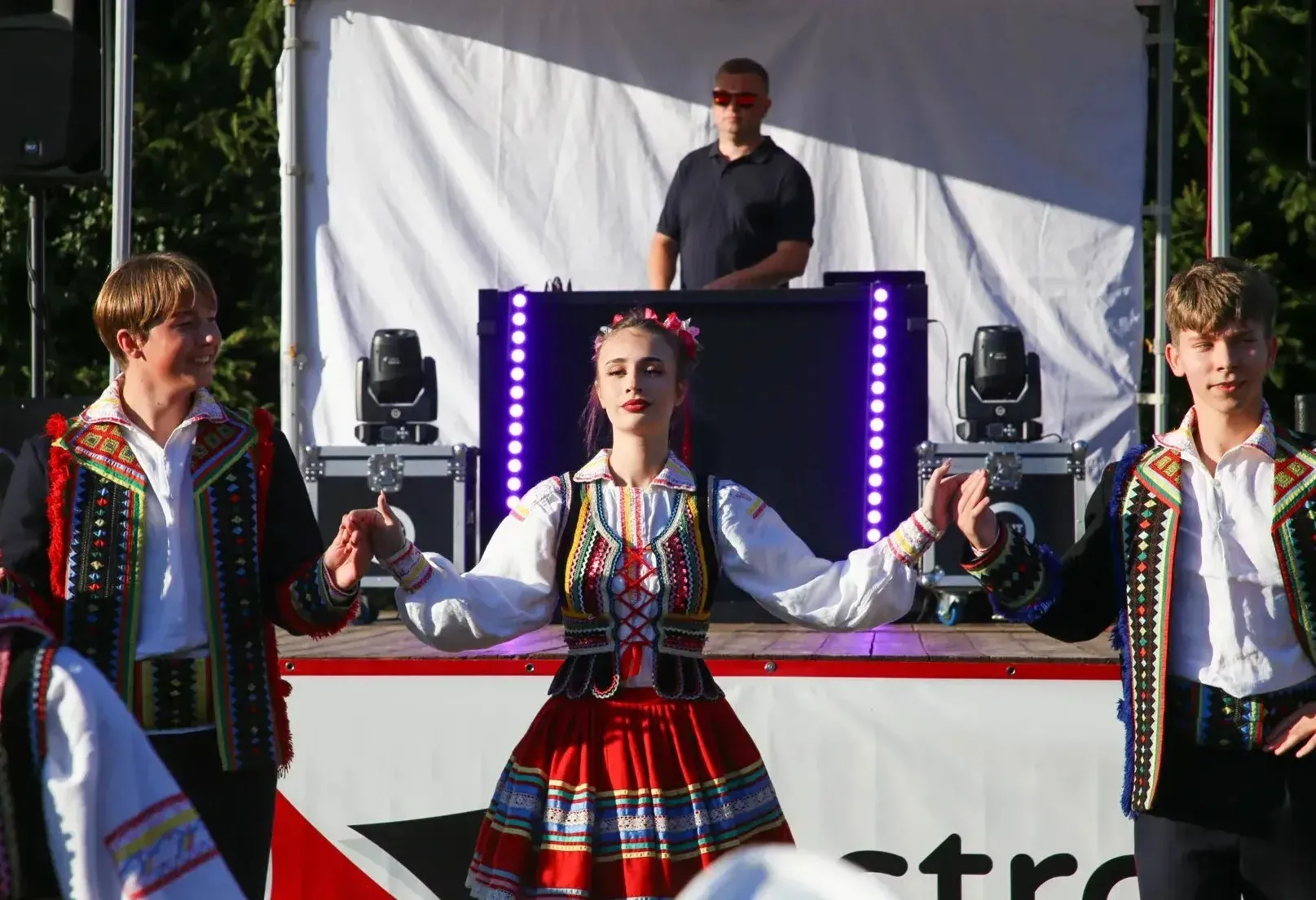Zakończenie lata na osiedlu Łazek. Pogoda dopisała, mnóstwo atrakcji, znakomita frekwencja (zdjęcia, wideo)