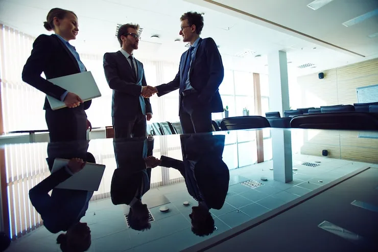 Dlaczego firmy B2B tracą klientów przez chaos w komunikacji i danych