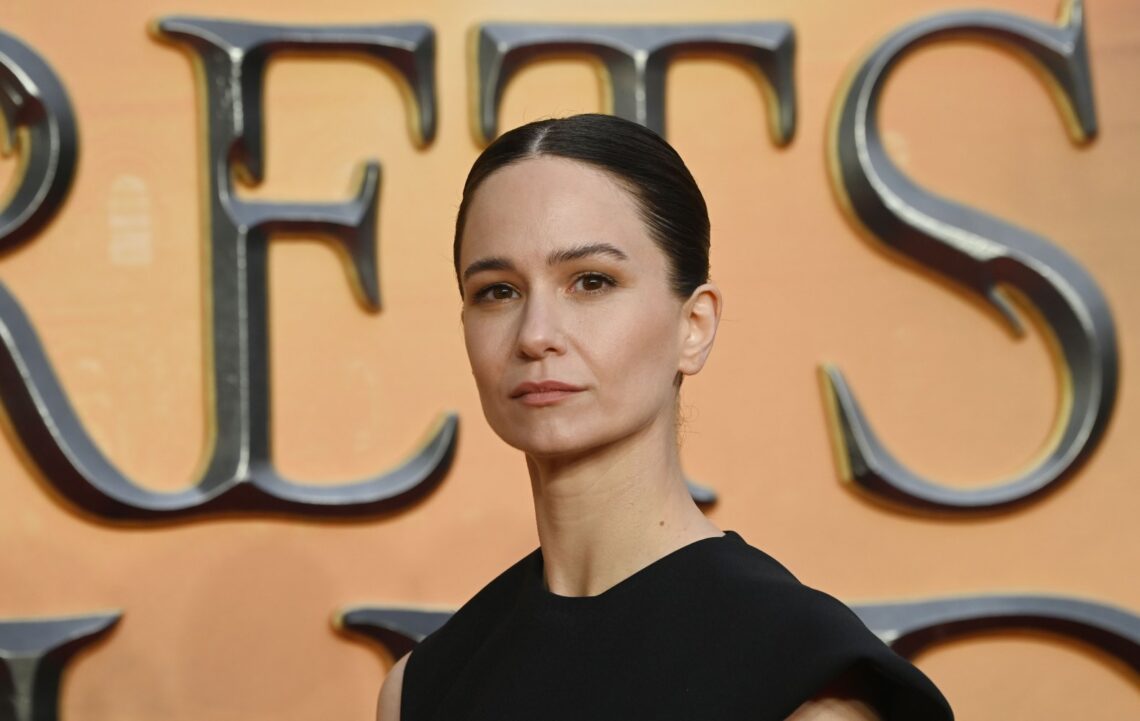 katherine-waterston-joins-showtime’s-spy-drama-‘the-agency