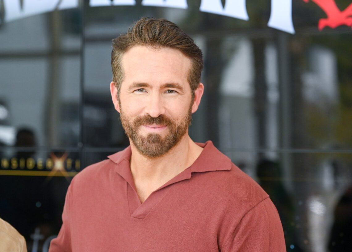 ryan-reynolds-sacrificed-salary-to-keep-deadpool-writers-on-set