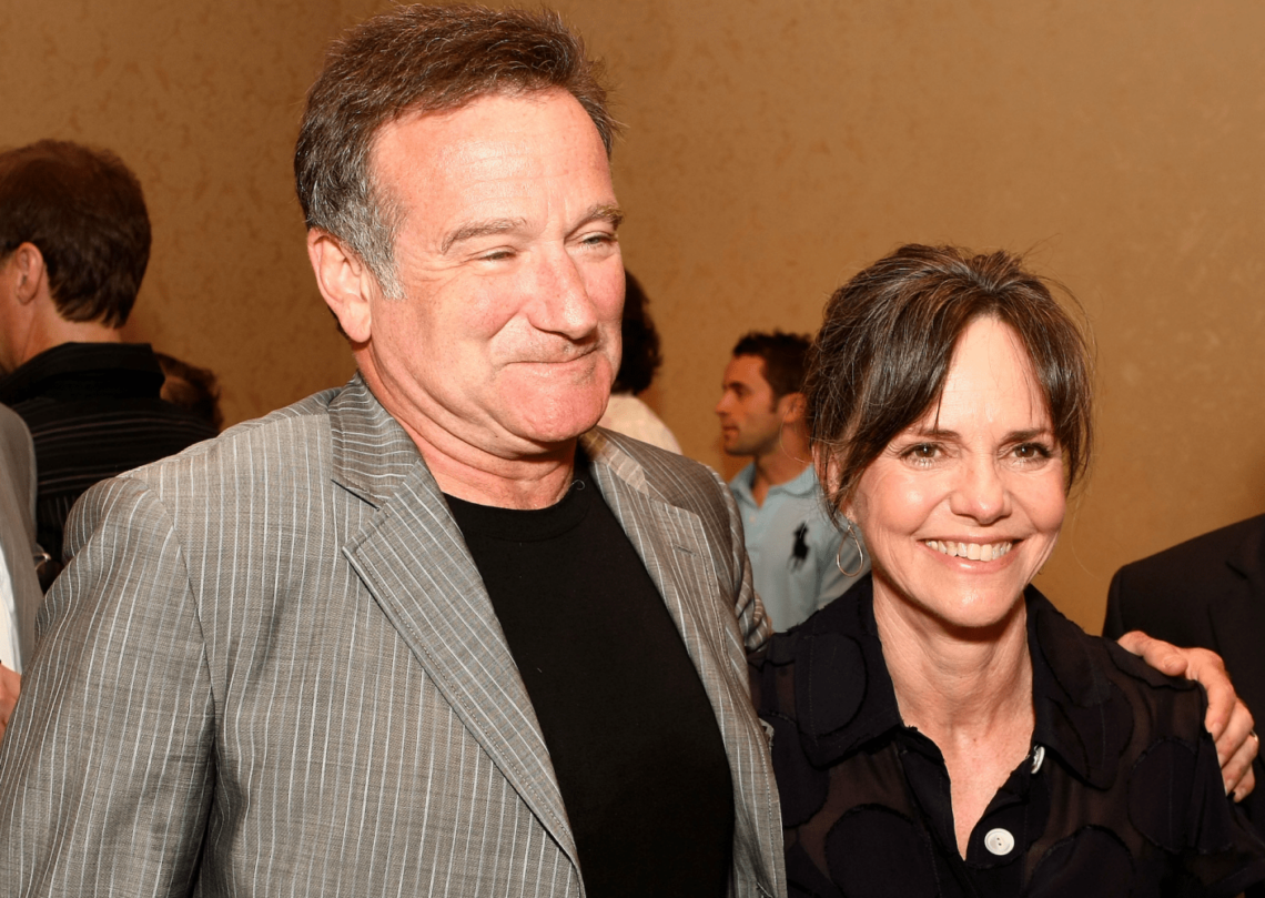 sally-field-shares-how-robin-williams-adjusted-‘mrs.-doubtfire’-schedule