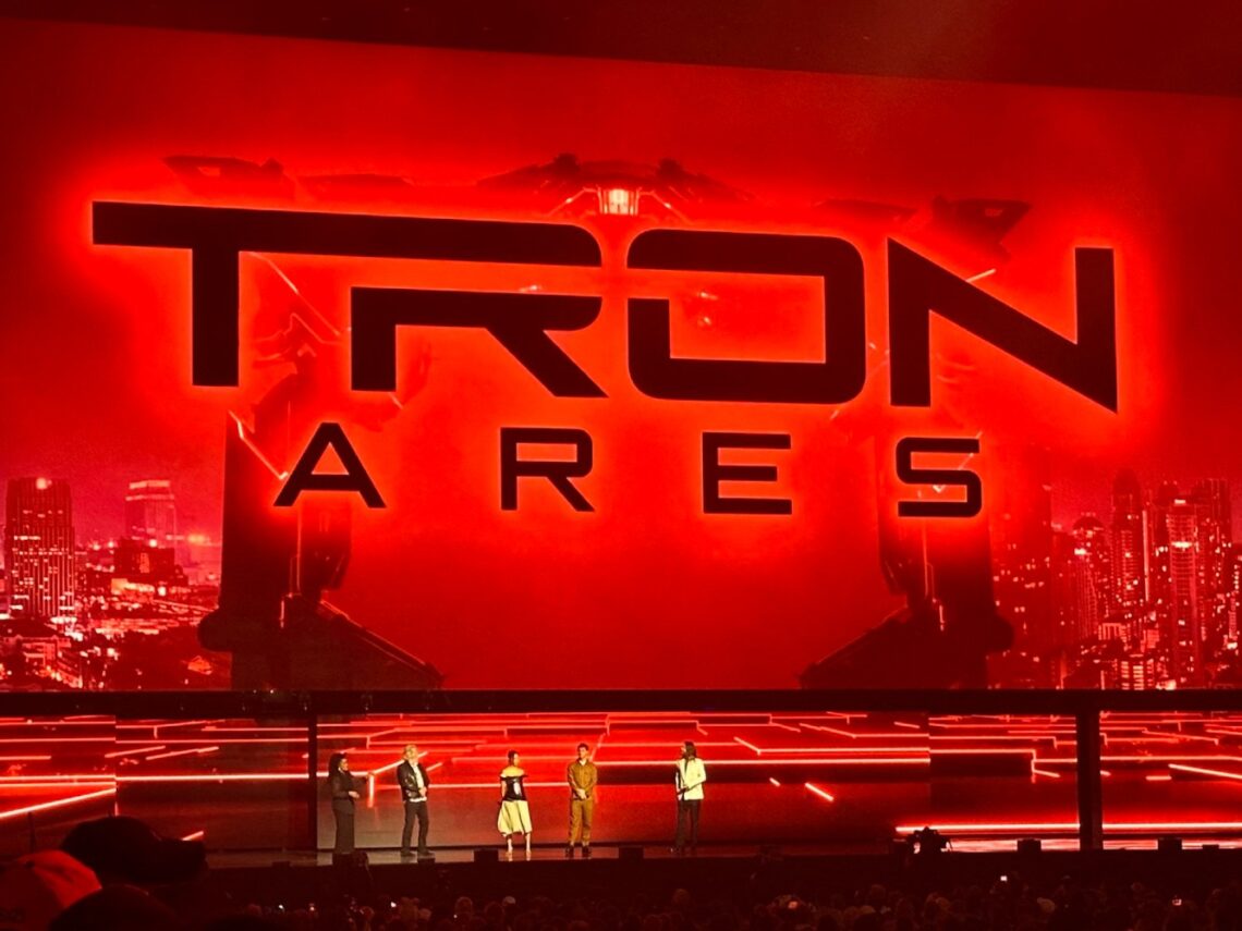 first-look-at-tron:-ares:-light-bikes,-jeff-bridges,-and-new-nine-inch-nails-music