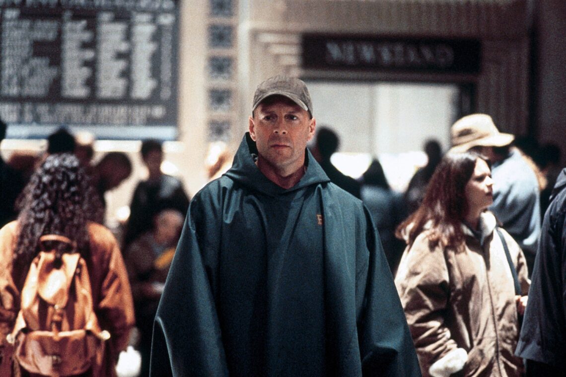 m.-night-shyamalan-reveals-studio’s-fear-of-marketing-‘unbreakable