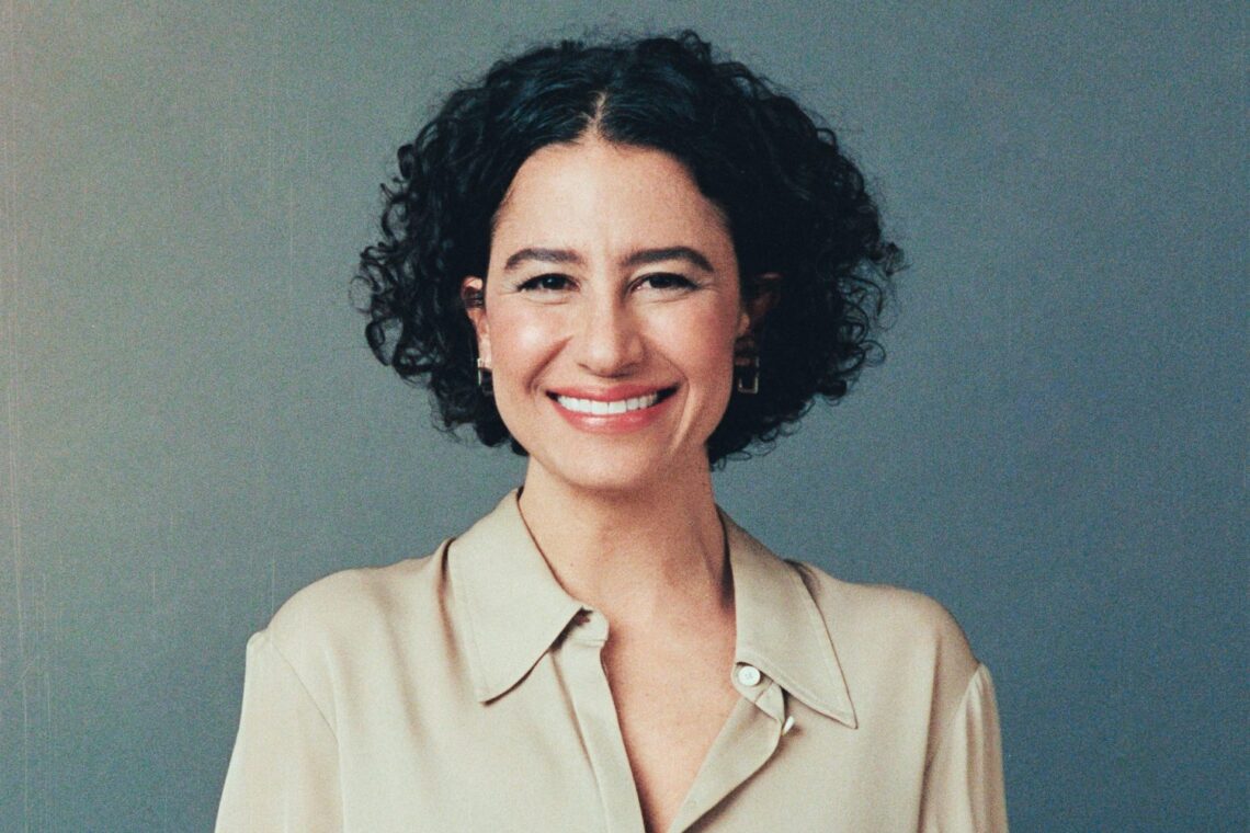 ilana-glazer-unveils-hulu-stand-up-special-‘human-magic