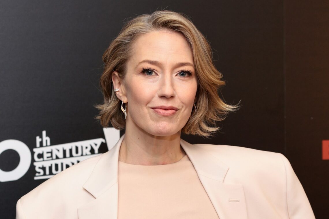 carrie-coon-on-filming-‘white-lotus’-and-‘gilded-age’-back-to-back