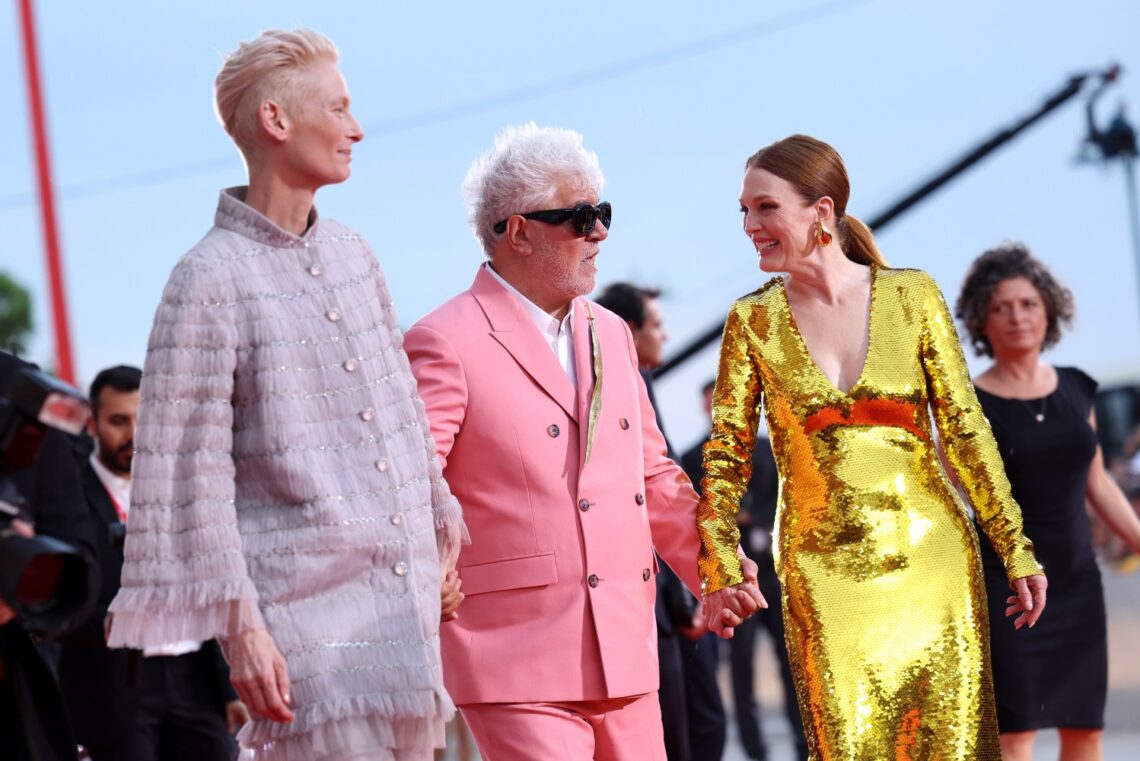 pedro-almodovar’s-new-film-with-moore-and-swinton-stuns-venice