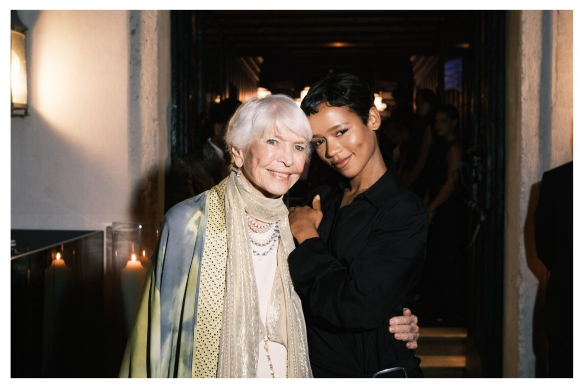 taylor-russell-honors-ellen-burstyn-with-liberatum-award-in-venice