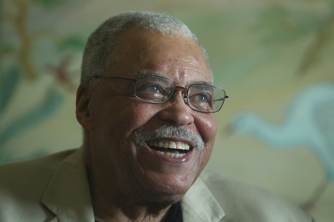 james-earl-jones,-iconic-voice-of-darth-vader,-dies-at-93