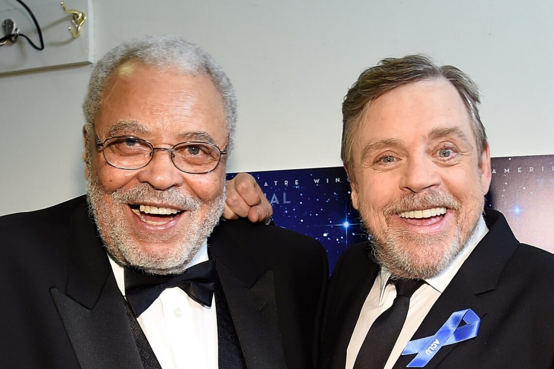 james-earl-jones-remembered-by-mark-hamill-and-‘star-wars’-cast