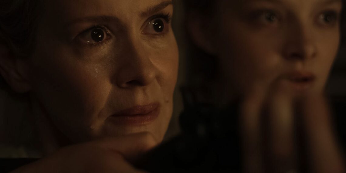 hold-your-breath’-review:-sarah-paulson-shines-in-a-scattered-dust-bowl-horror