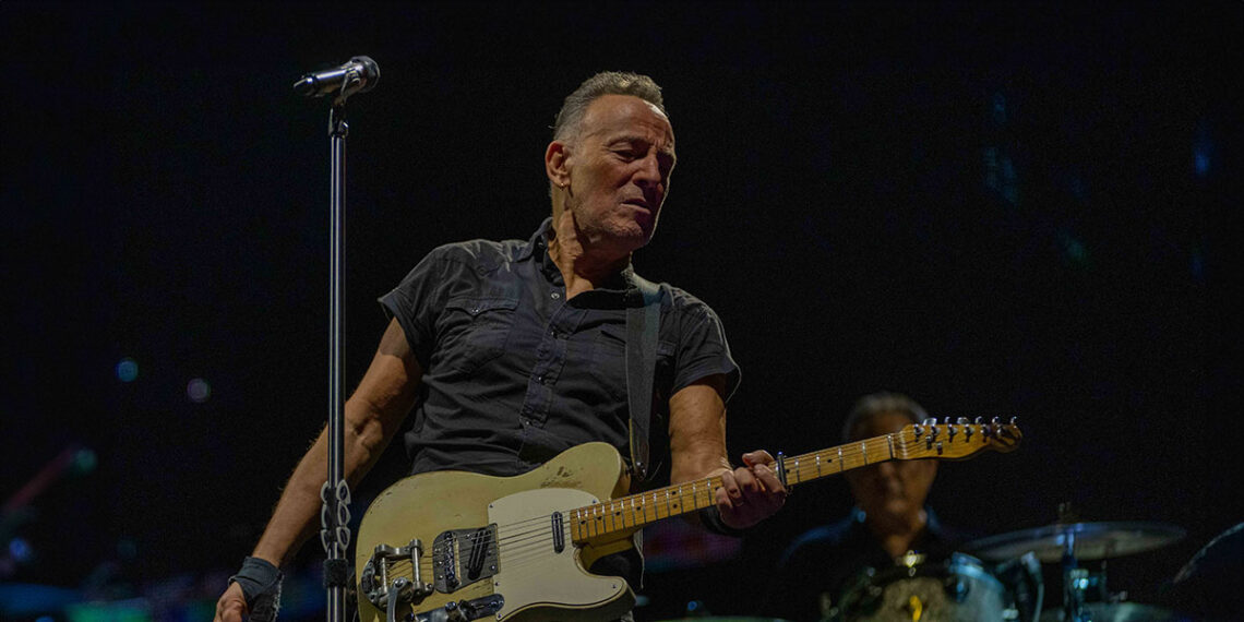 road-diary:-bruce-springsteen-and-the-e-street-band’s-soulful-journey