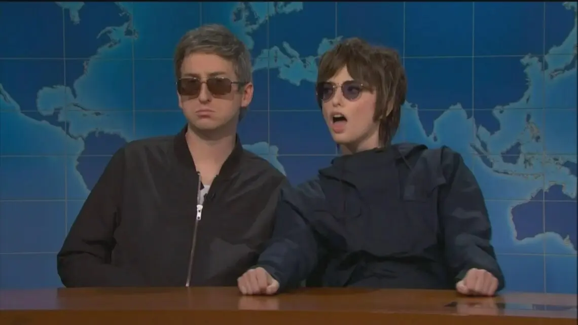 oasis-reunites-on-‘snl’-and-hints-at-staying-together-for-tour