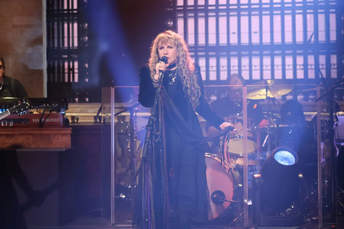 **title:**-technical-glitch-on-‘saturday-night-live’-disrupts-stevie-nicks’-performance