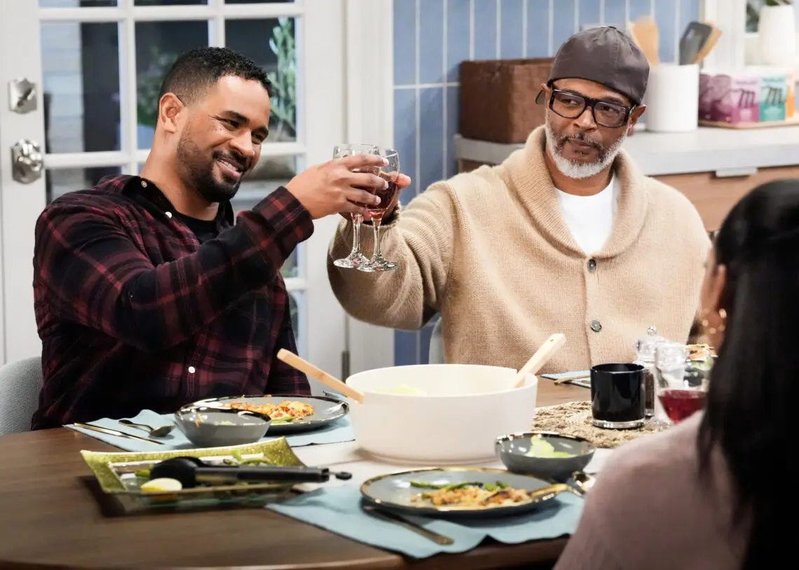 damon-wayans-and-son-shine-in-‘poppa’s-house’-sitcom-review