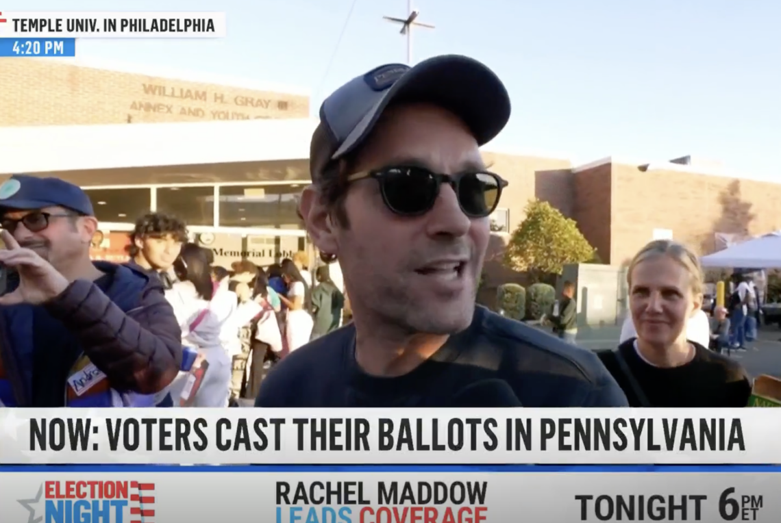 paul-rudd-hands-out-water-to-pennsylvania-students-voting-in-line