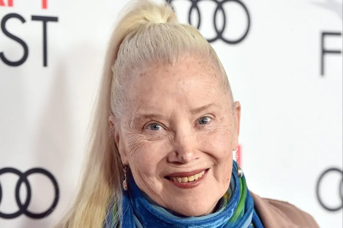 friends-of-sally-kirkland-start-gofundme-for-veteran-actor-facing-health-crisis-while-fighting-life-threatening-illnesses