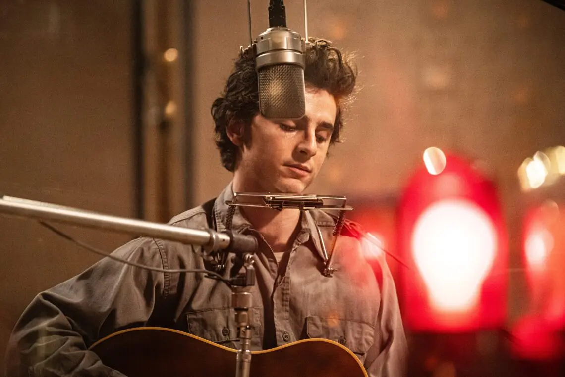 ‘a-complete-unknown’-first-reactions-praise-‘shockingly-moving’-bob-dylan-biopic:-timothee-chalamet’s-performance-is-a-‘true-tour-de-force’