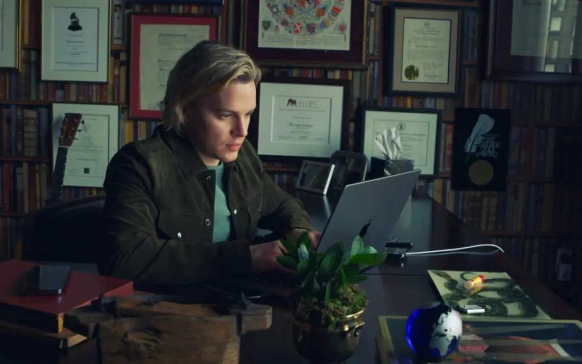 ronan-farrow-warns-that-average-americans-are-at-high-risk-of-being-hacked-in-hbo-doc-‘surveilled’