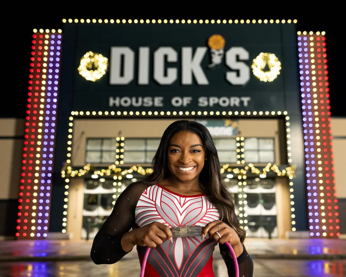 dick’s-sporting-goods-gets-creative-with-holiday-marketing-campaign-starring-simone-biles,-chris-paul,-dak-prescott-in-decorating-competition