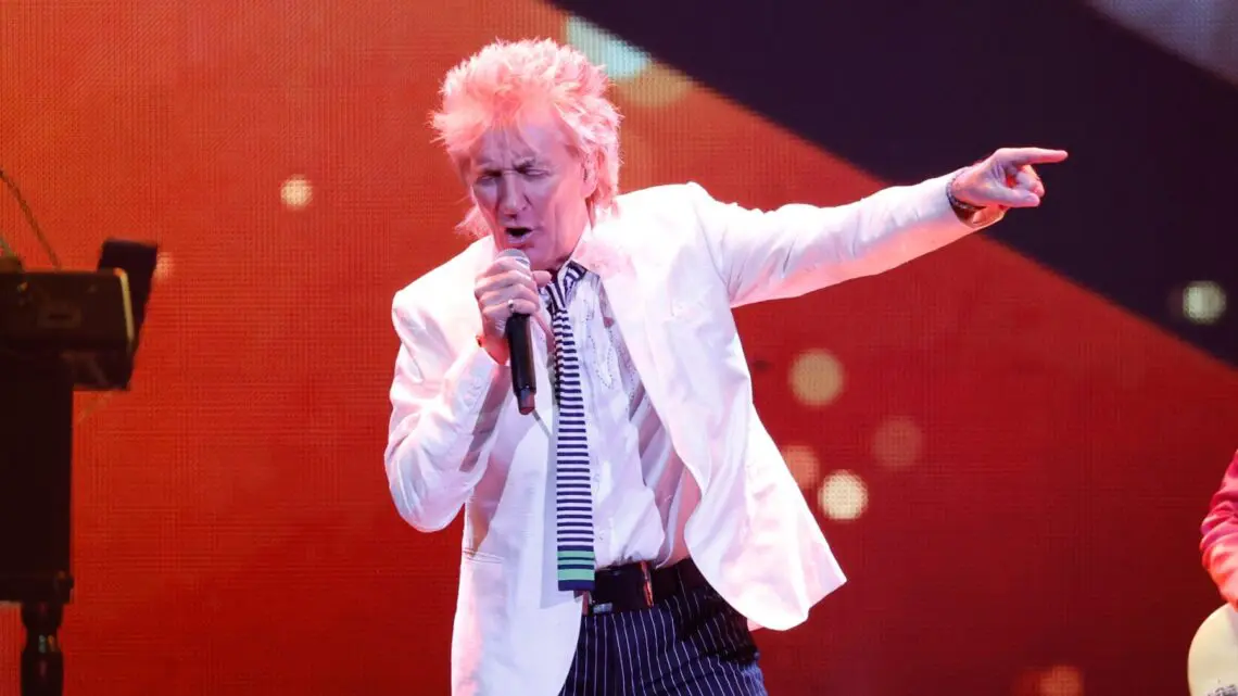 rod-stewart-will-play-coveted-legends-slot-at-glastonbury-festival-2025