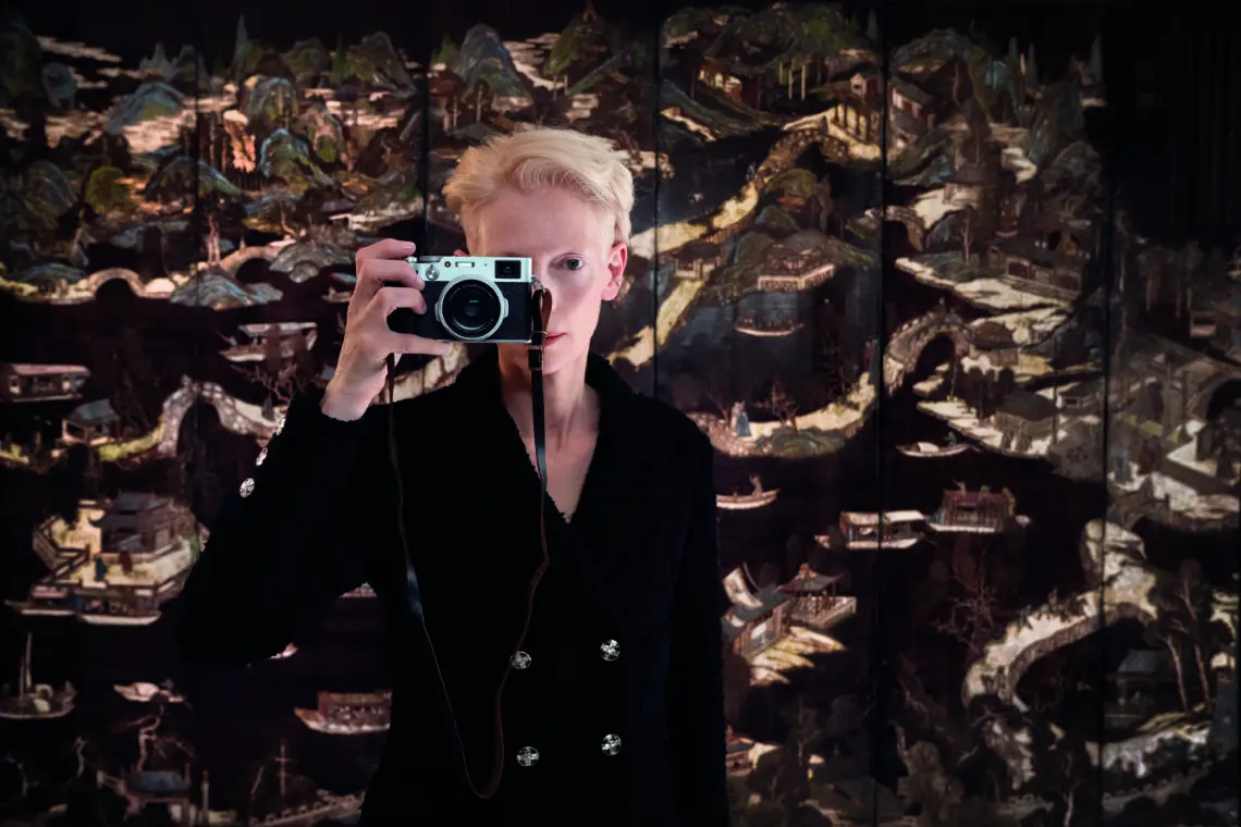 wim-wenders-directs-tilda-swinton-in-poetic-short-film-for-chanel’s-2024-2025-metiers-d’art-show-in-hangzhou-(exclusive)