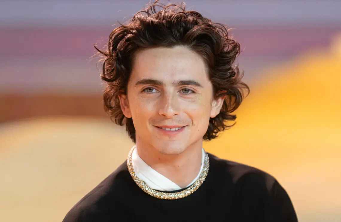 timothee-chalamet-impresses-social-media-with-college-football-knowledge-on-unconventional-press-tour-for-‘a-complete-unknown’