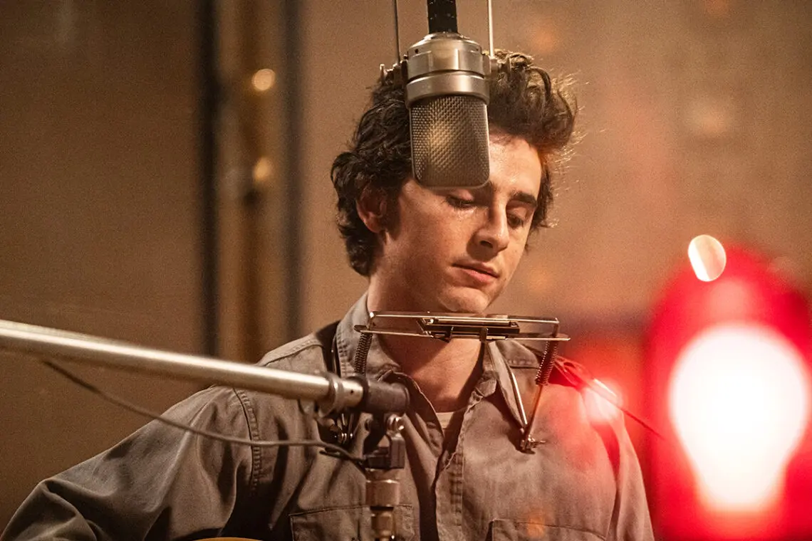 ‘a-complete-unknown’-review:-timothee-chalamet-is-uncanny-as-bob-dylan-in-james-mangold’s-offbeat-and-incandescent-biopic