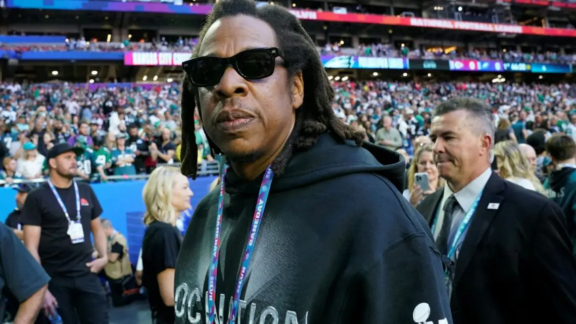 super-bowl-halftime-headache?-how-jay-z-in-the-headlines-could-impact-roc-nation’s-nfl-deal