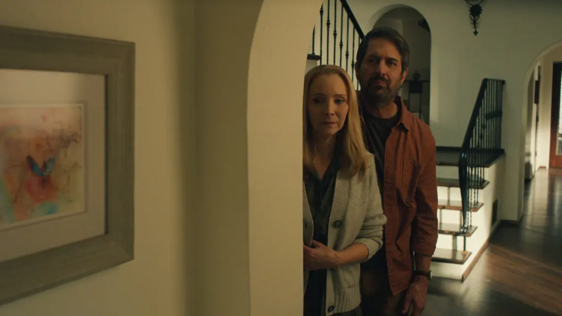 real-estate-comedy-‘no-good-deed’,-starring-ray-romano-and-lisa-kudrow,-has-good-bones-beneath-the-extra-additions:-tv-review