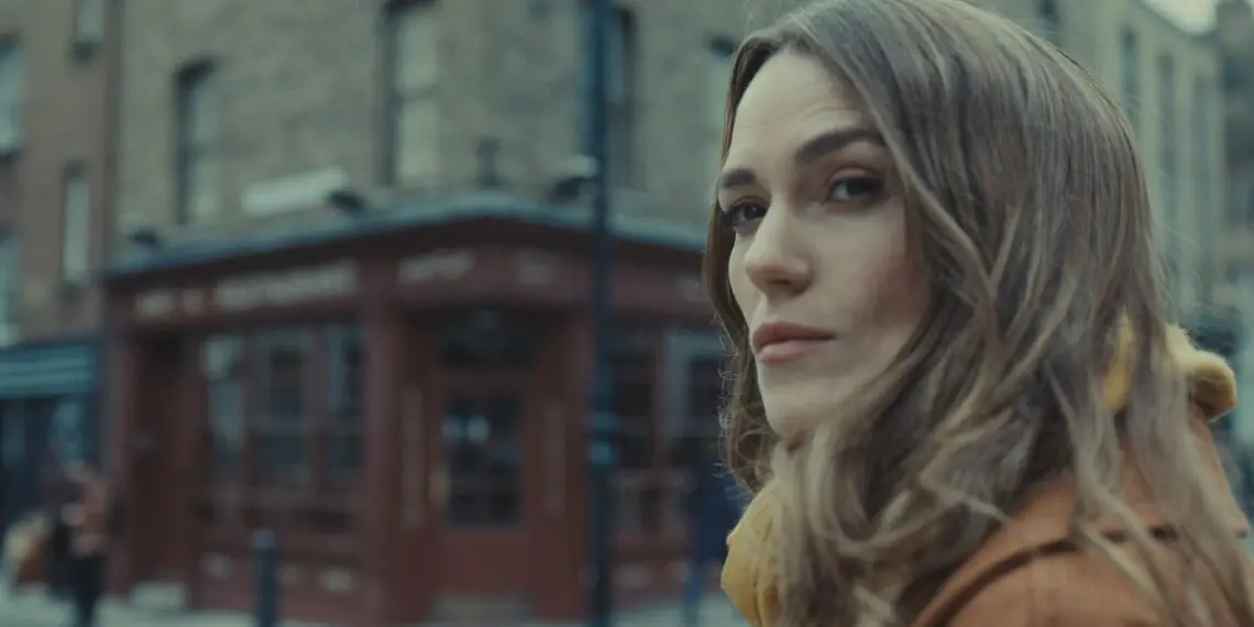 keira-knightley-hopes-helen-can-finish-off-dani-in-‘black-doves’-season-2:-‘i-don’t-think-it’s-ok-that-she-tried-to-f—-my-husband-and-kill-me-on-christmas-eve’