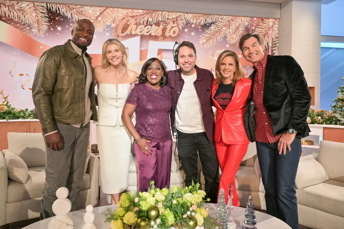 ‘the-talk’-producer-previews-the-series’-final-live-show,-including-a-tribute-to-the-hosts-by-howie-mandel